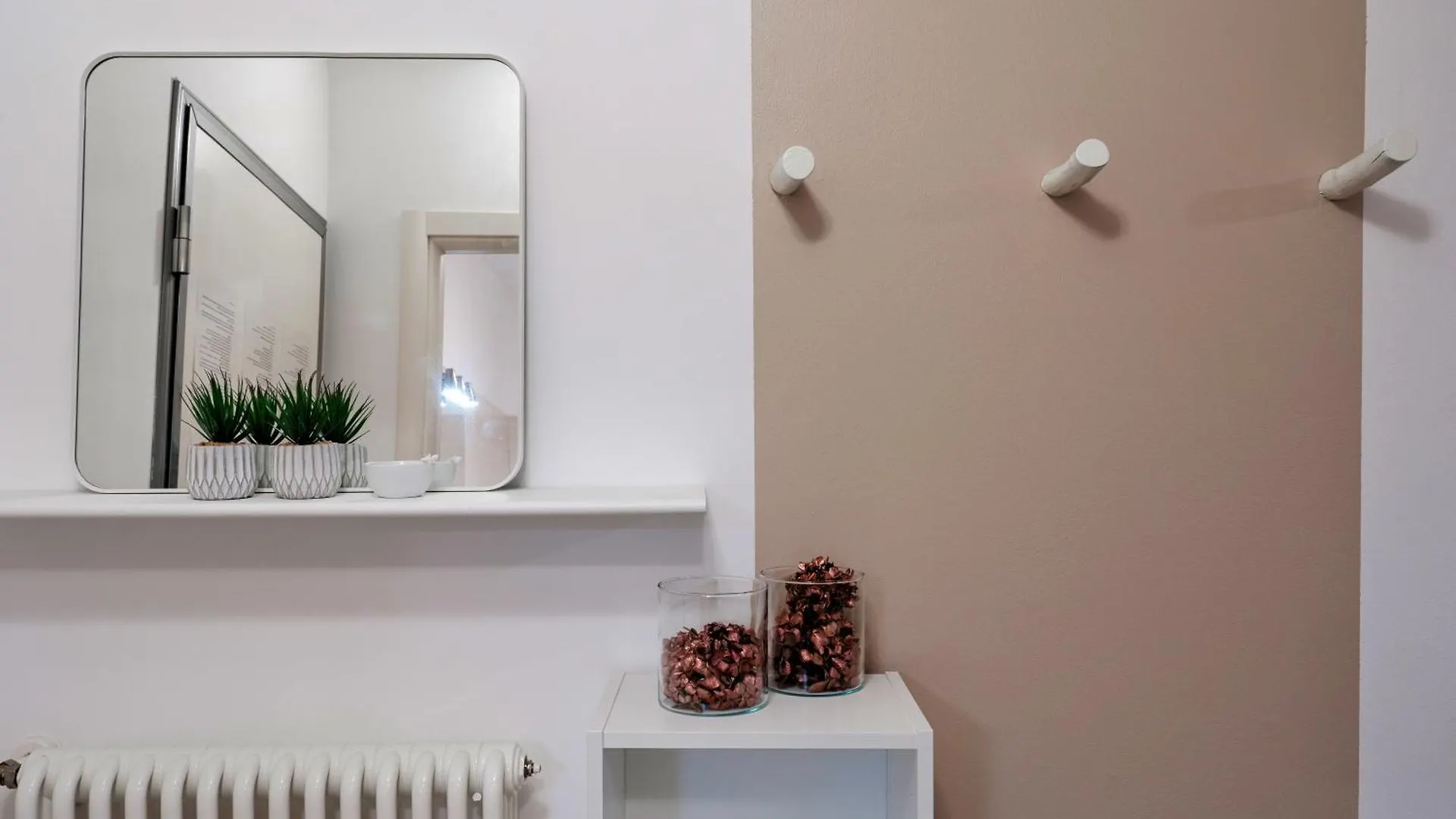 Tiny Oasis - Studio By The Lake Toscolano Maderno Lejlighed